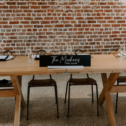 custom head table sign at Lochend Woolshed