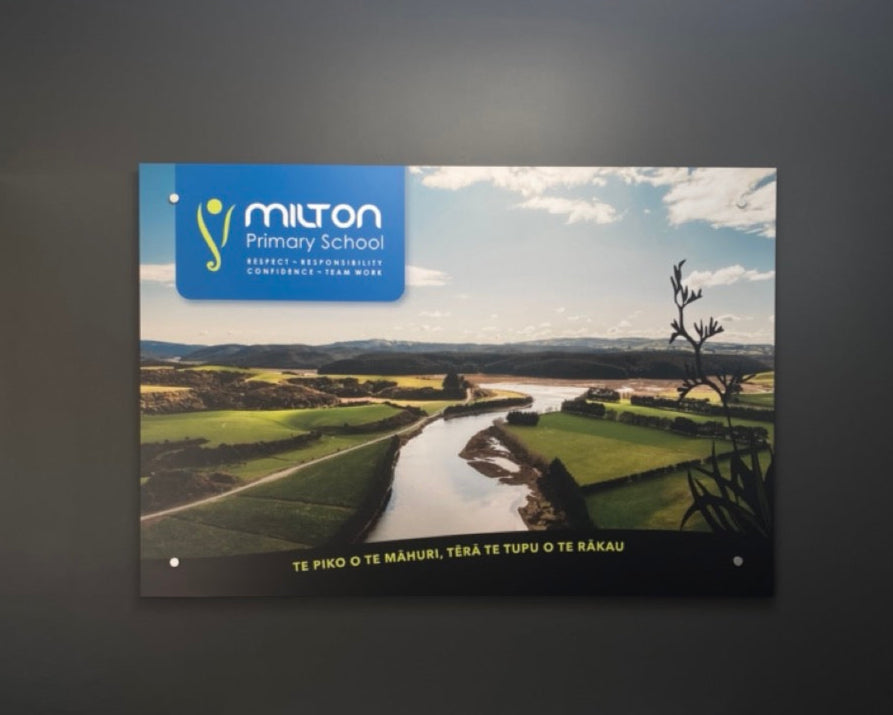 MILTON PRIMARY SCHOOL foyer signage installation
