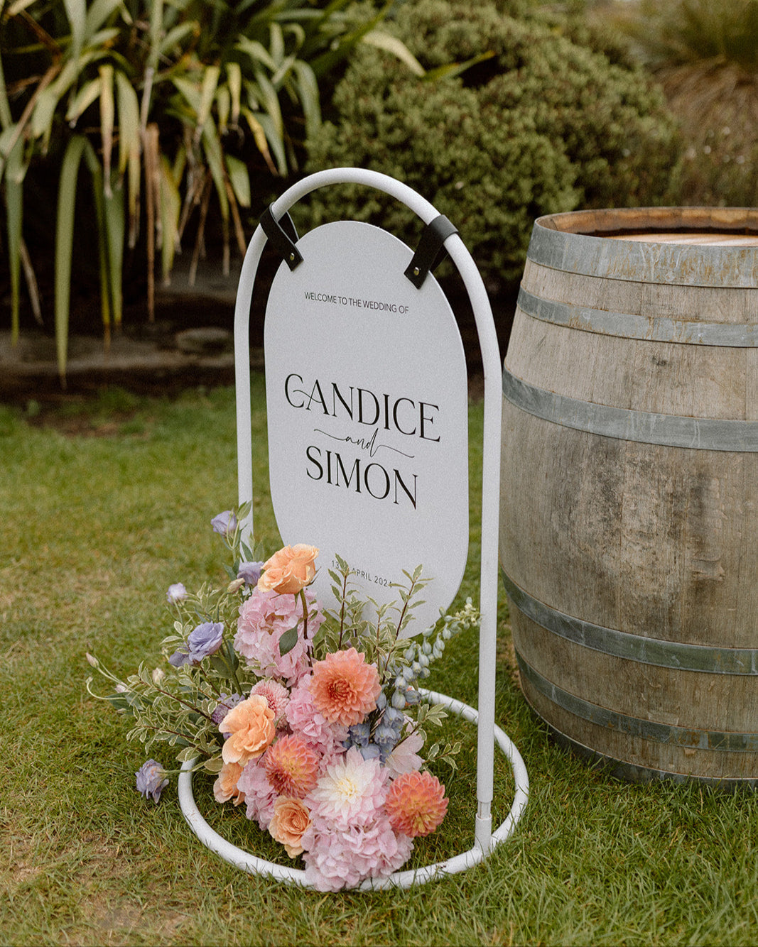 Custom Oval Welcome sign for Candice and Simon at Glendhu Station
